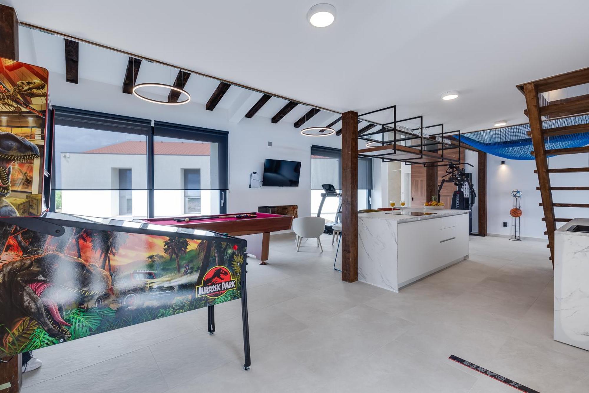 Villa T, Spacious With Heated Pool, Hot Tub & Sauna Rastevic エクステリア 写真